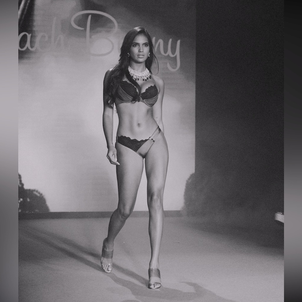 COPY - Beach Bunny Runway Edition Bikini Grey/black lace with buttons on the bo… - Picture 5 of 16